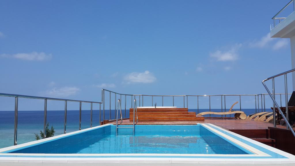 Airport Beach Hotel Hulhumalé Extérieur photo
