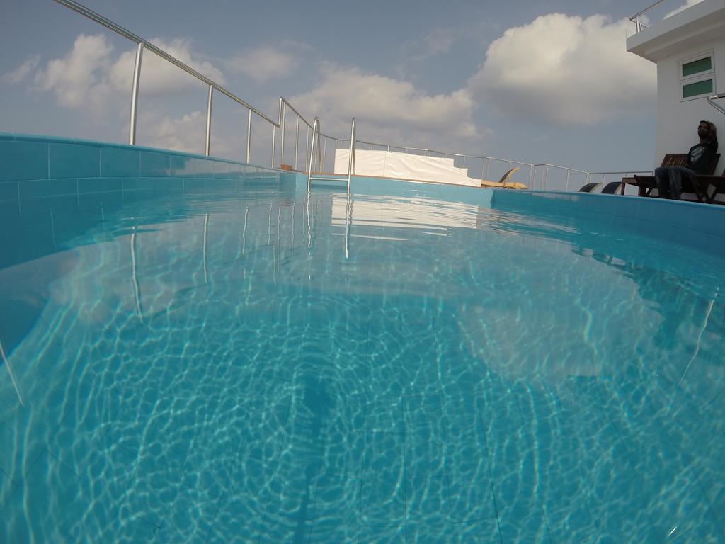 Airport Beach Hotel Hulhumalé Extérieur photo