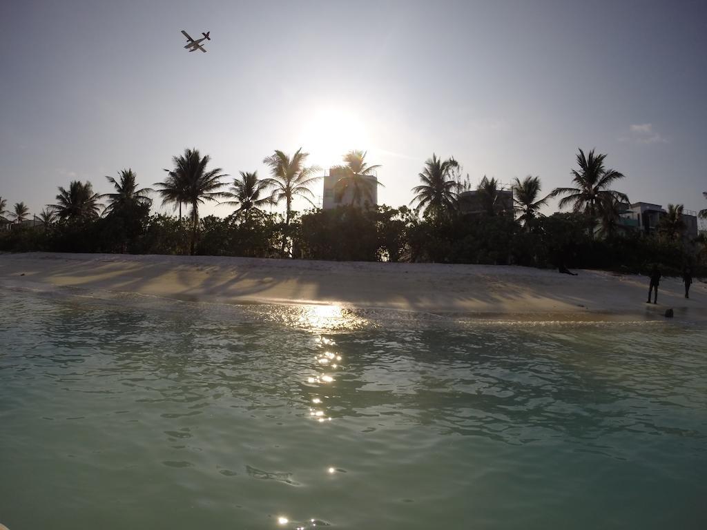 Airport Beach Hotel Hulhumalé Extérieur photo