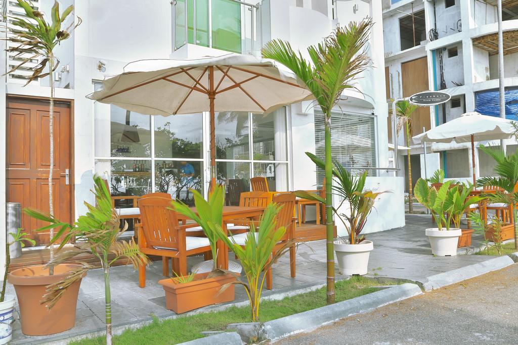 Airport Beach Hotel Hulhumalé Extérieur photo