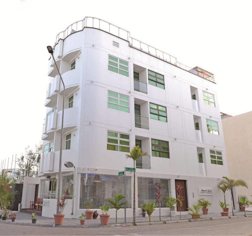 Airport Beach Hotel Hulhumalé Extérieur photo