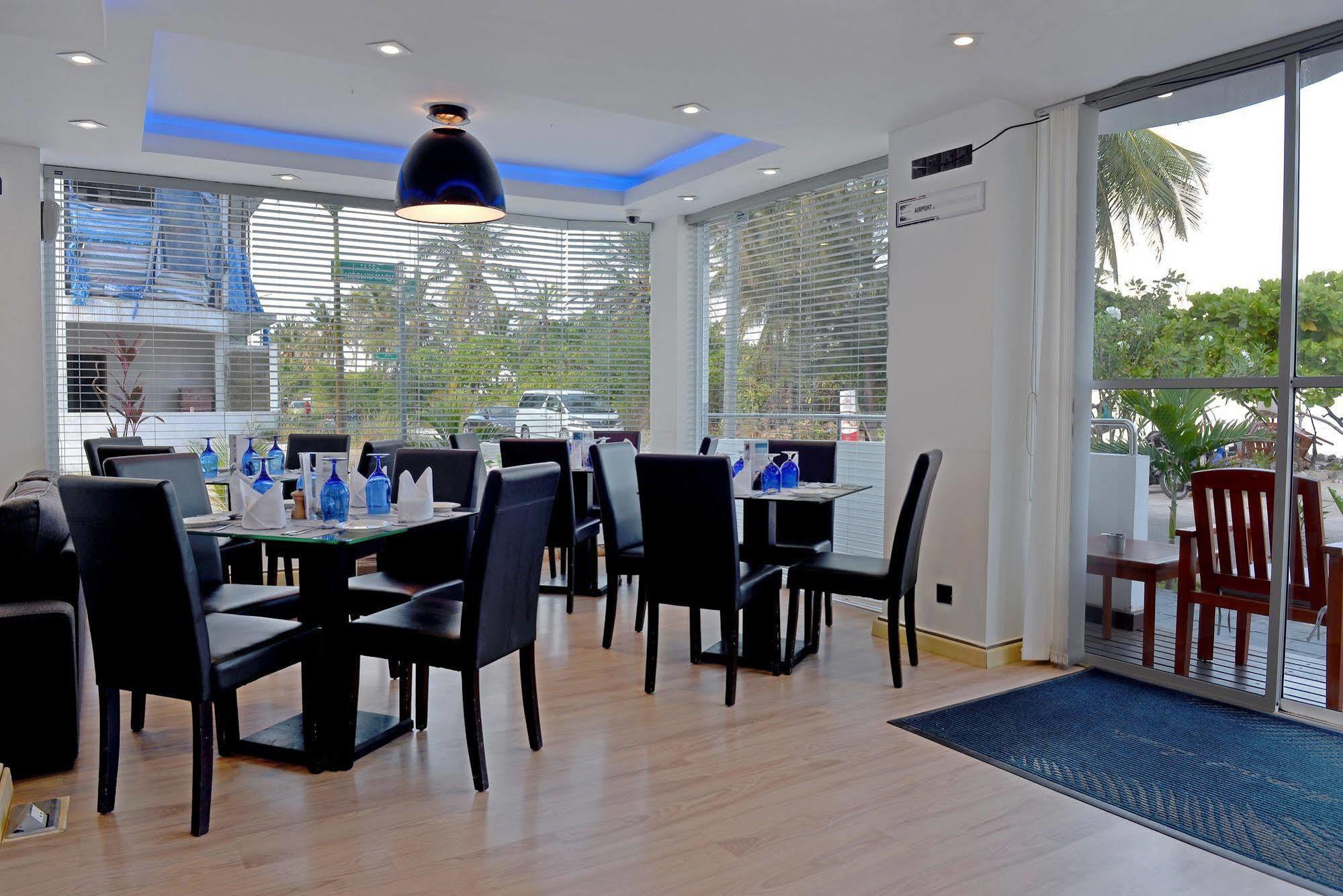 Airport Beach Hotel Hulhumalé Extérieur photo